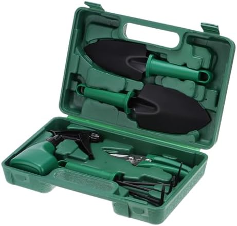 Set di attrezzi da giardinaggio  | Set di Attrezzi da Giardino 5 Pezzi – Kit di Strumenti per la Giardinaggio in Plastica con Pala, Rastrello, Forbici, Spruzzatore d’Acqua e Custodia, Verde Scuro Set di attrezzi da giardinaggio Set di attrezzi da giardinaggio